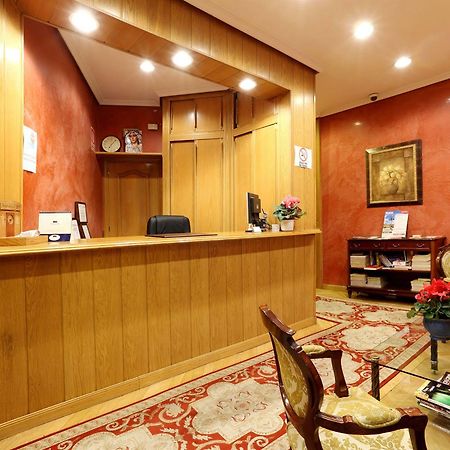Hostal Sil & Serranos Madrid Exterior photo