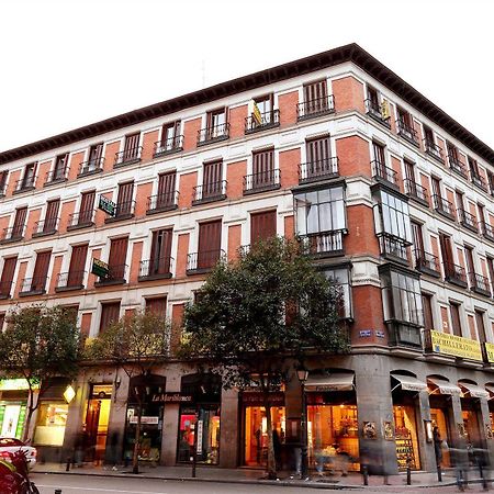 Hostal Sil & Serranos Madrid Exterior photo